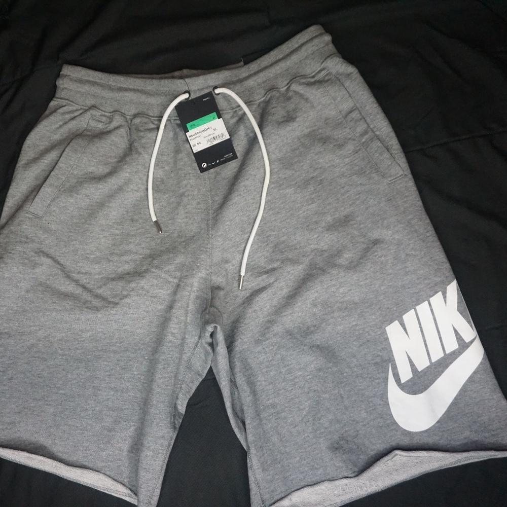 nike - grey sweat shorts